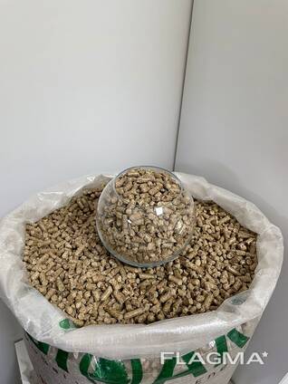 LOW ASH WOOD PELLETS